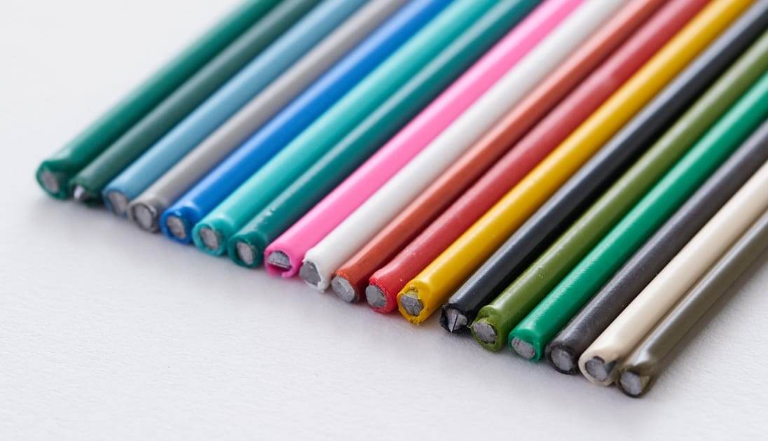 多様なカラーで空間演出やプロダクト製造が可能